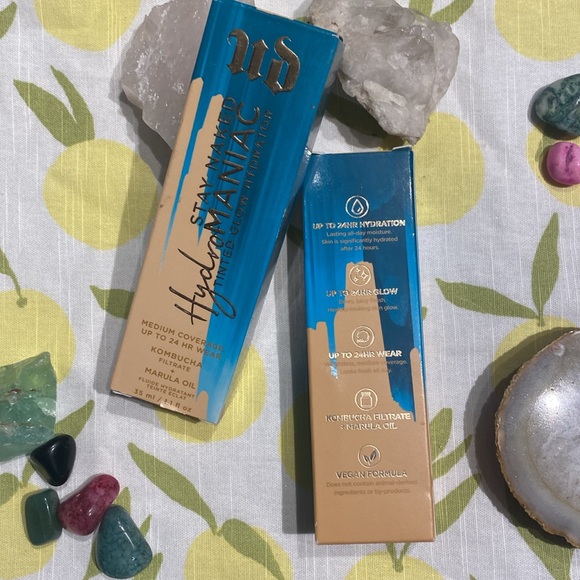 Urban Decay
Hydromaniac Glowy Tinted Hydrator Foundation - Picture 4 of 5